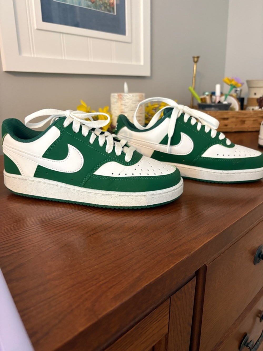 Nike Court Vision Low Sneakers - Dark Green and White
SIZE 5
WOMENS